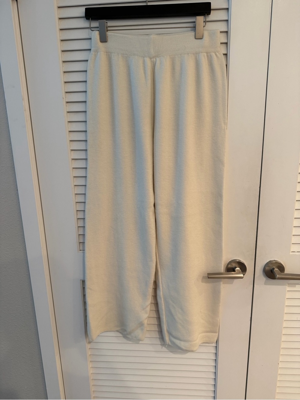 Pants wide leg warm.